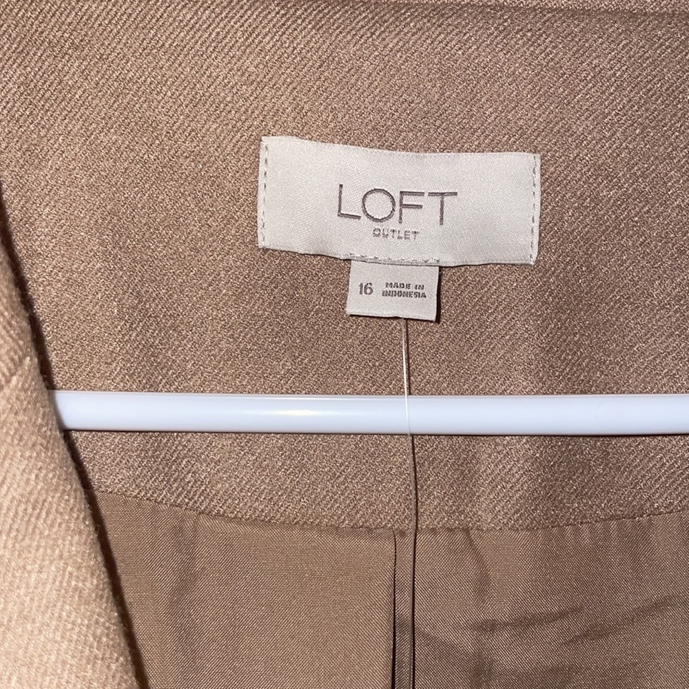 LOFT Beige Single-Button Blazer - Picture 3 of 4